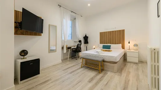 Rooms in Madrid Chamberí - photo 1
