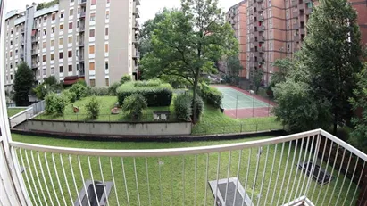 Room for rent in Milano Zona 6 - Barona, Lorenteggio, Milan