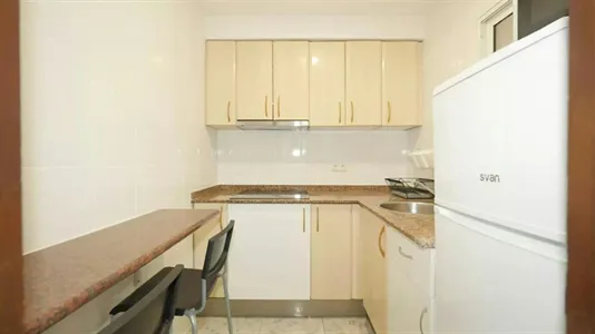 Rooms in Barcelona Ciutat Vella - photo 5