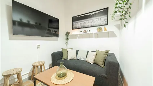 Rooms in Barcelona Ciutat Vella - photo 6