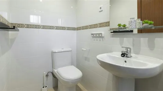 Rooms in Madrid Hortaleza - photo 9