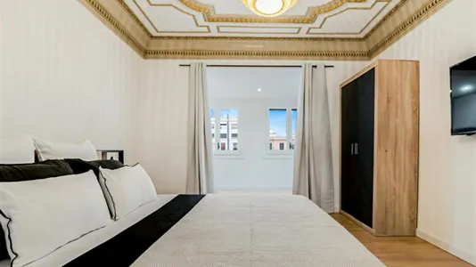 Rooms in Barcelona Eixample - photo 5