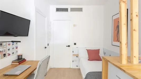 Rooms in Barcelona Eixample - photo 6