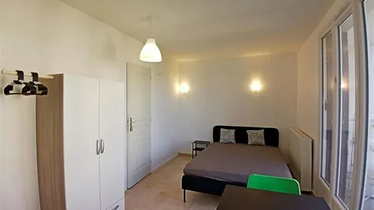 Rooms in Grenoble - photo 2