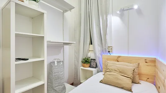Rooms in Barcelona Eixample - photo 6