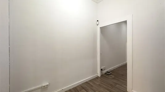 Rooms in Barcelona Ciutat Vella - photo 4