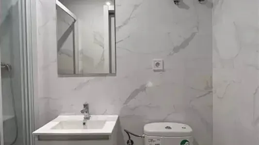 Rooms in Barcelona Eixample - photo 4