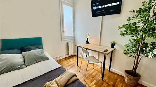 Rooms in Barcelona Ciutat Vella - photo 2