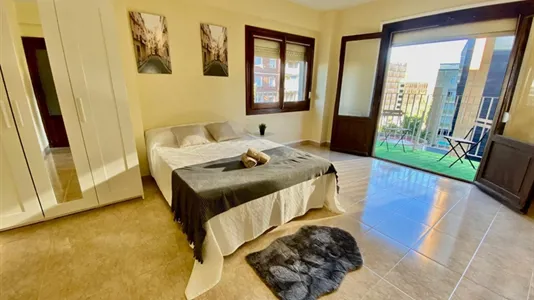 Rooms in Zaragoza - photo 2