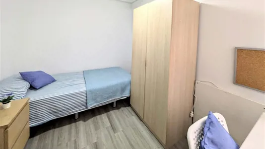 Rooms in Burjassot - photo 1