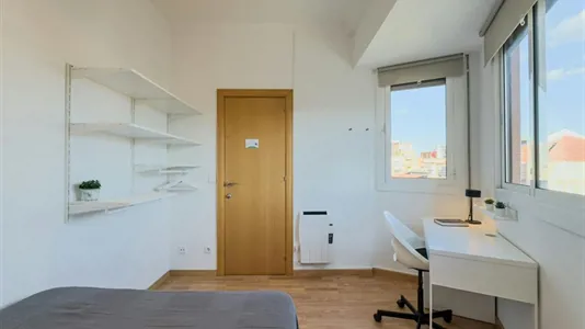 Rooms in L'Hospitalet de Llobregat - photo 2