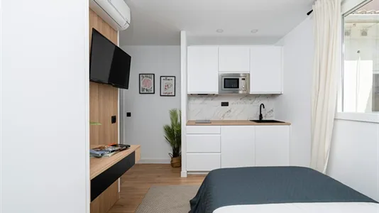 Rooms in Madrid Centro - photo 4