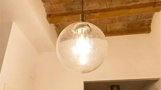 Rooms in Barcelona Ciutat Vella - photo 9