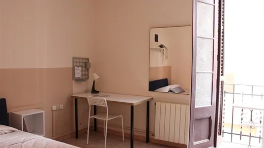 Rooms in Barcelona Sant Martí - photo 4