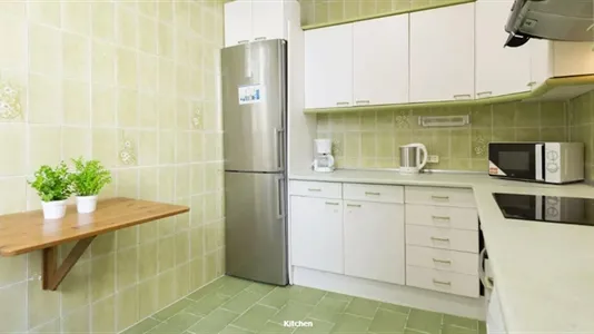 Rooms in Madrid Centro - photo 7