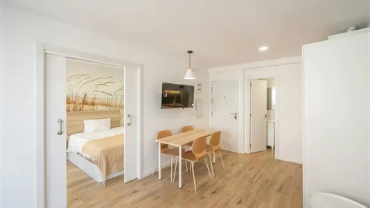 Apartments in Los Claveles - photo 2