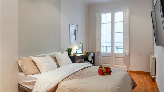 Rooms in Barcelona Ciutat Vella - photo 1