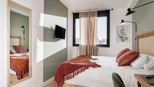 Rooms in Barcelona Eixample - photo 3