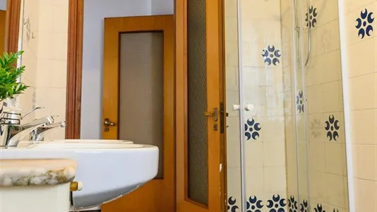 Rooms in Lecco - photo 10