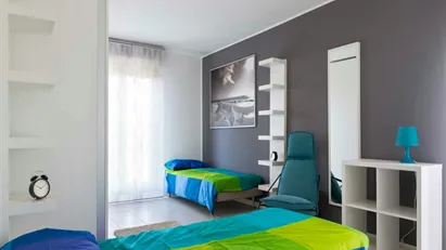 Room for rent in Milano Zona 6 - Barona, Lorenteggio, Milan