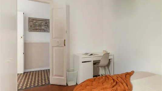 Rooms in Barcelona Ciutat Vella - photo 5