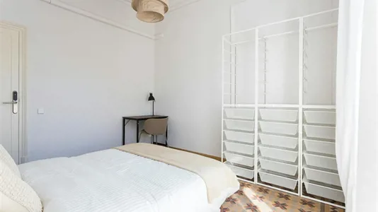 Rooms in Barcelona Ciutat Vella - photo 3