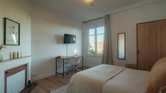 Rooms in Barcelona Eixample - photo 2