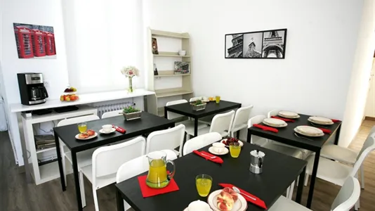 Rooms in Madrid Chamberí - photo 10