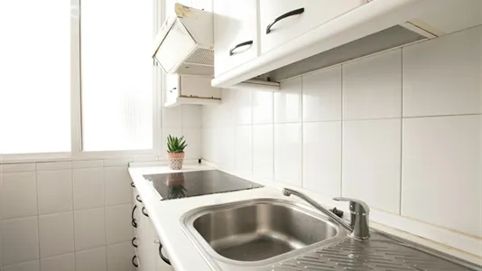 Rooms in Madrid Centro - photo 9
