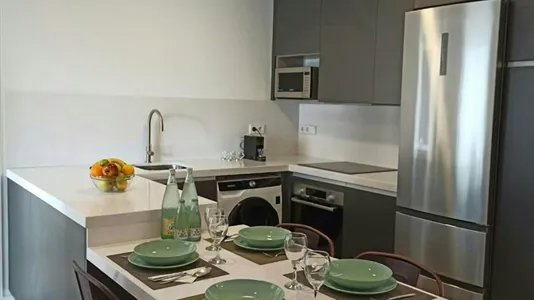 Rooms in Barcelona Ciutat Vella - photo 7