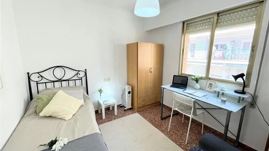 Rooms in Burjassot - photo 1