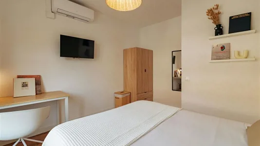 Rooms in Barcelona Eixample - photo 3