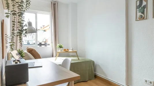 Rooms in Adaro - photo 2