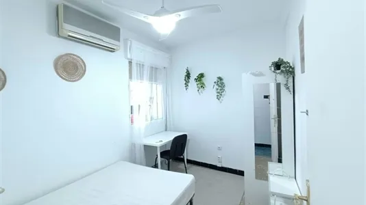 Rooms in Sevilla Casco Antiguo - photo 1