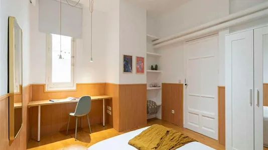 Rooms in Madrid Centro - photo 2