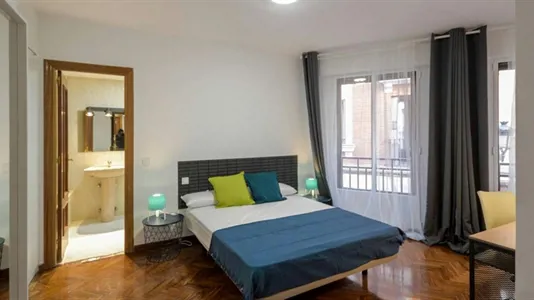 Rooms in Madrid Centro - photo 1