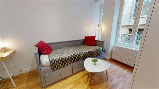 Apartments in Lyon - photo 6