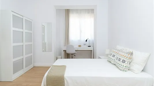 Rooms in Madrid Chamberí - photo 2