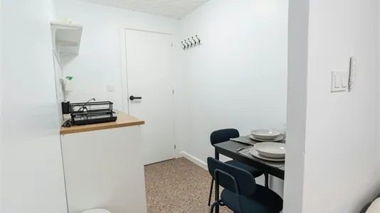 Rooms in Mislata - photo 10