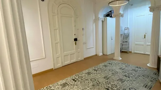 Rooms in Barcelona Eixample - photo 10