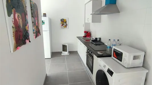 Rooms in El Prat de Llobregat - photo 4