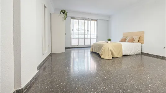 Rooms in Valencia Extramurs - photo 4