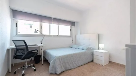 Rooms in Castellón de la Plana/Castelló de la Plana - photo 1