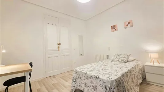 Rooms in Madrid Centro - photo 2