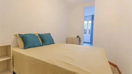 Rooms in Barcelona Eixample - photo 2