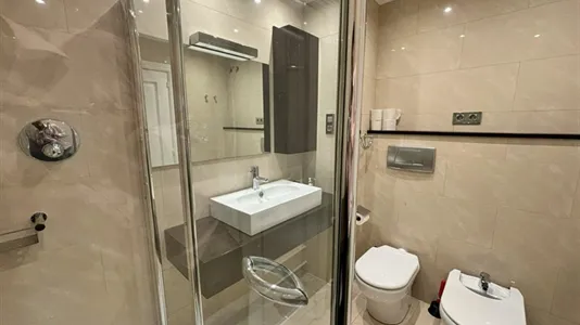 Rooms in Barcelona Eixample - photo 7