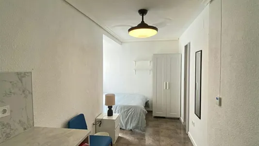 Rooms in Manises - photo 2