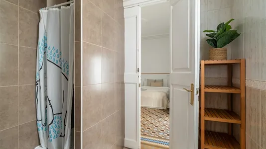 Rooms in Barcelona Ciutat Vella - photo 5