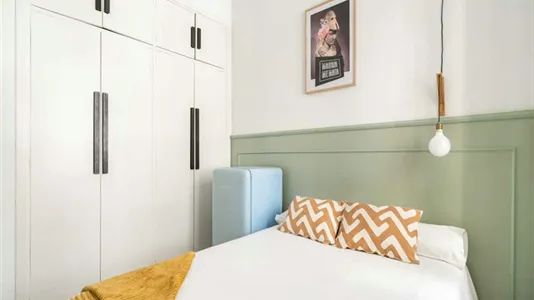 Rooms in Madrid Centro - photo 8