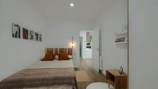 Rooms in Barcelona Eixample - photo 1